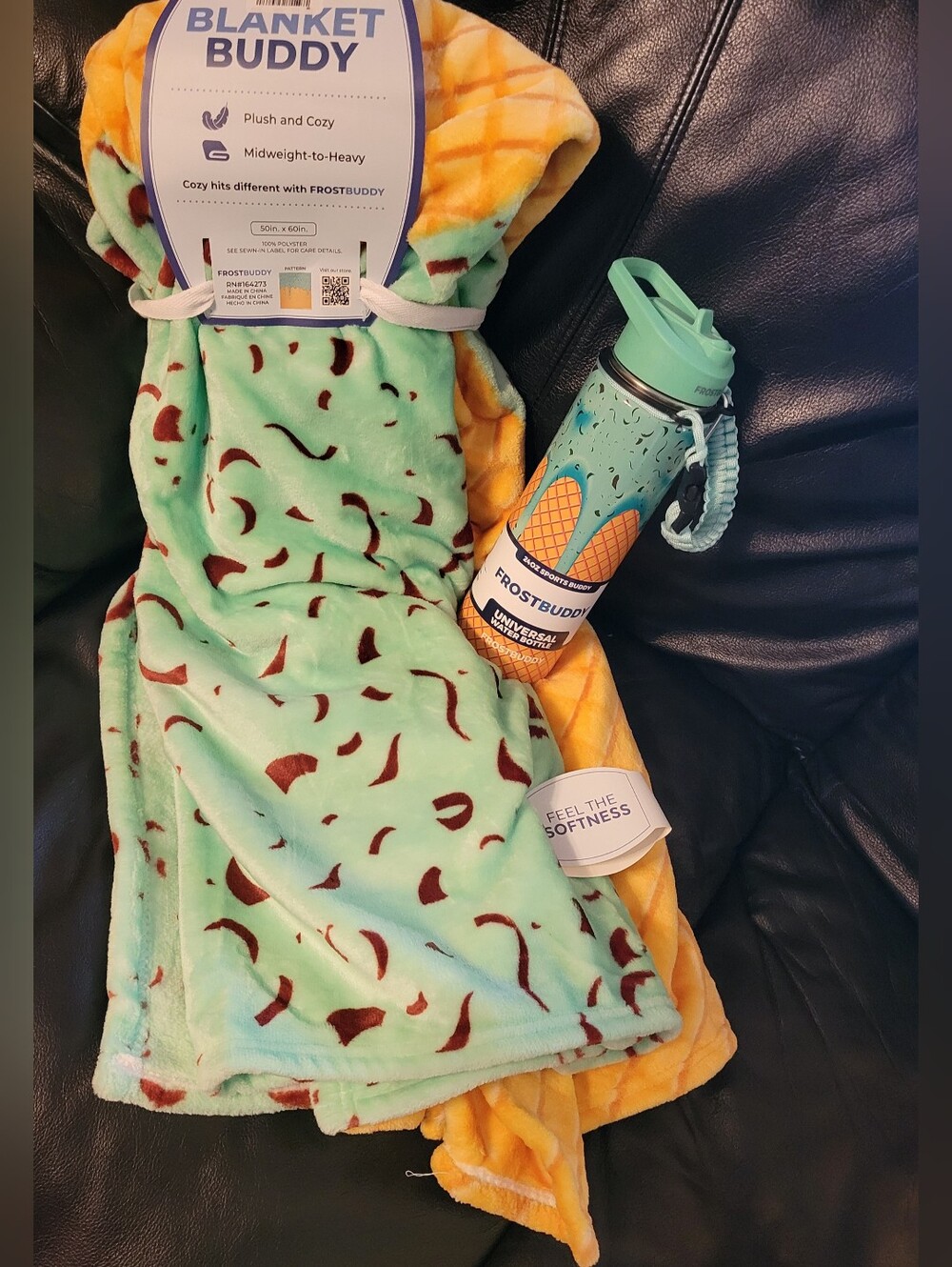 FrostBuddy Blanket Buddy Drip Water Bottle Mint Chocolate Chip Ice Cream Drip